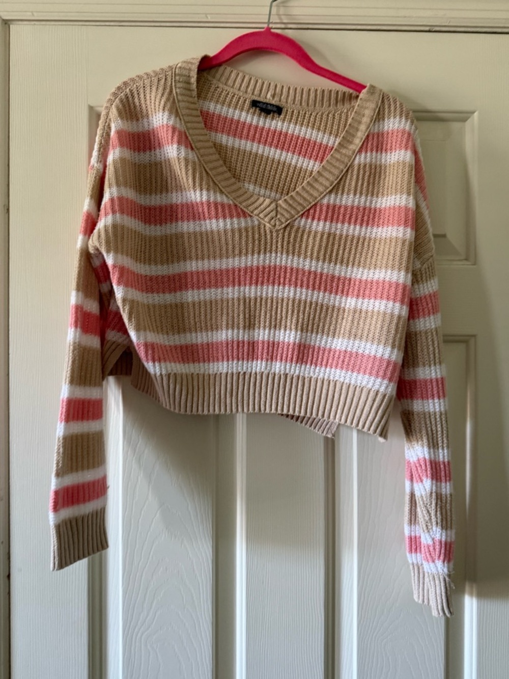🎆 5 for 30$ 🎆 wild fable Striped V-Neck Cropped Sweater in Beige, Pink & White